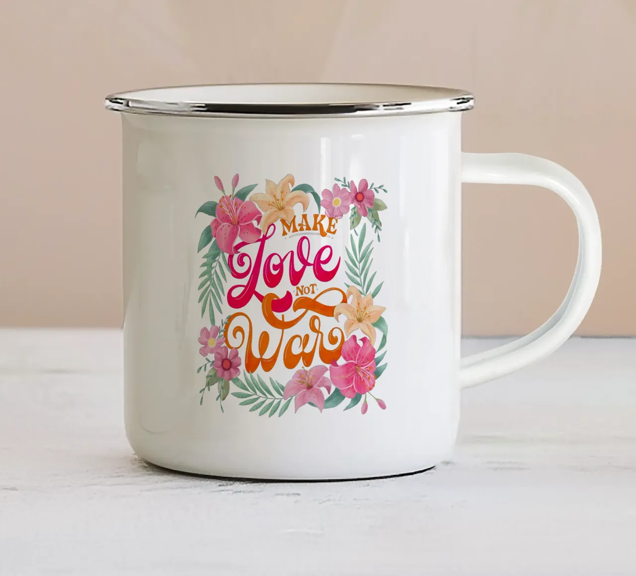 Fate l'amore. Non la guerra. Citazione positiva con fiori in rosa. tazza in smalto da CalliLetters
