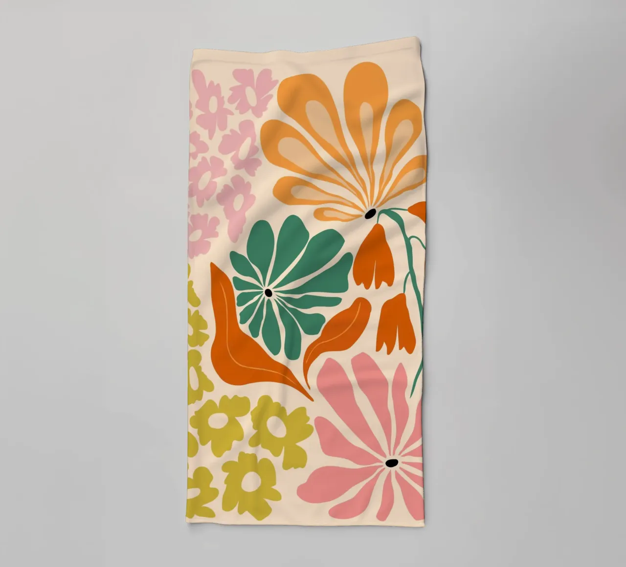 Beatitudine in fiore asciugamano da bagno da Miho Art Studio