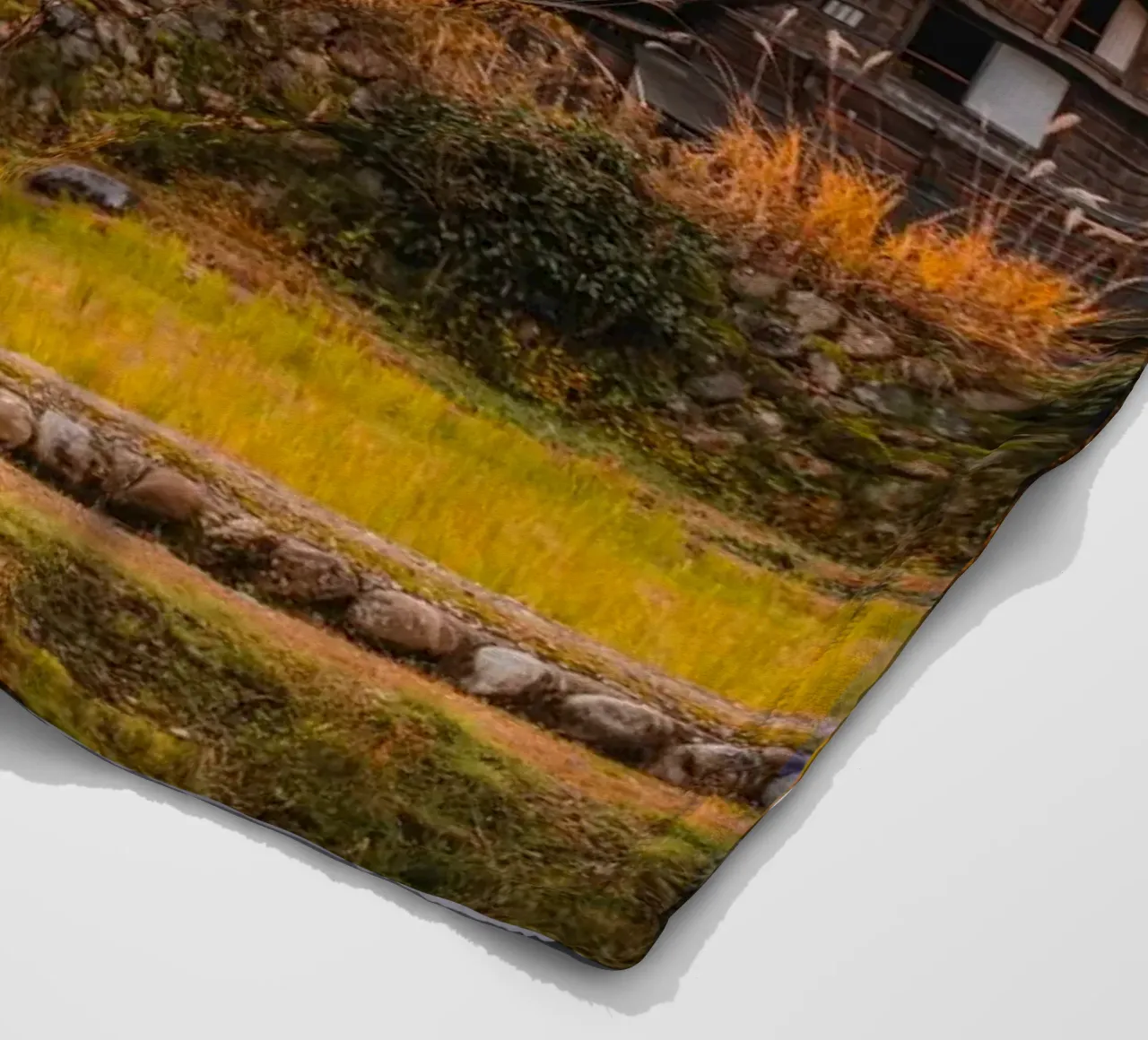 Case coloniche giapponesi in autunno - Shirakawa-go coperta in pile da Marcel Bisig