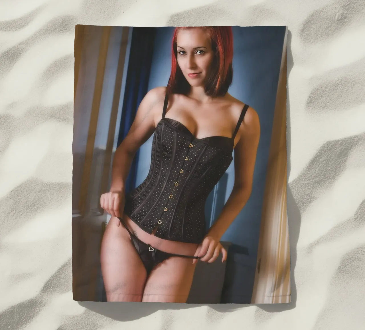 EDV in lingerie telo mare da Dave Hare Photography