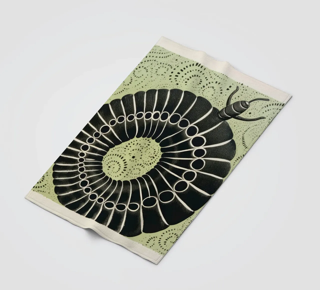 Millipede verde 2 coperta in pile da Minimal Animal Art