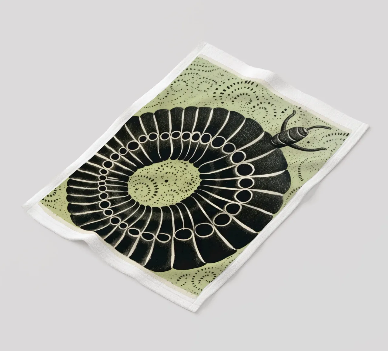 Millipede verde 2 coperta in pile da Minimal Animal Art