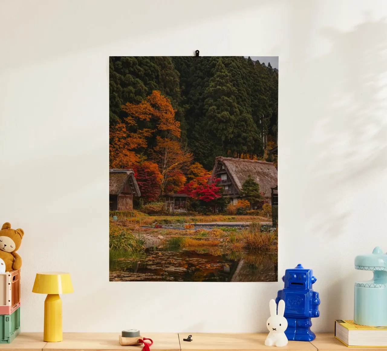 Villaggio agricolo giapponese in autunno - Shirakawa-go poster con telaio in plastica da Marcel Bisig