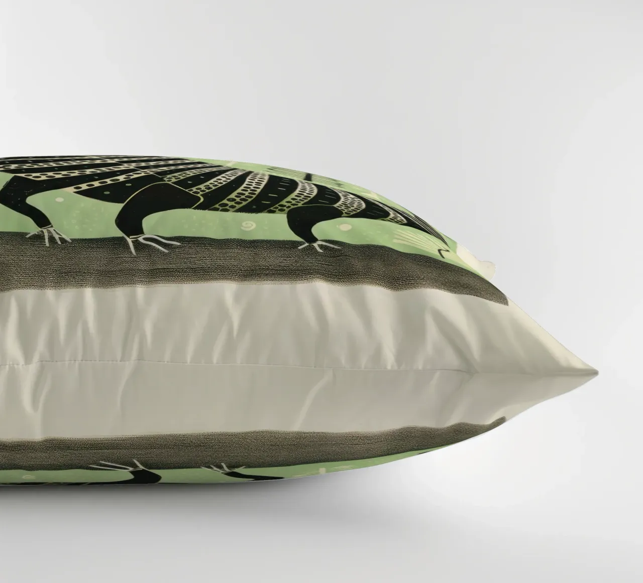 Millipede verde 4 cuscino da Minimal Animal Art