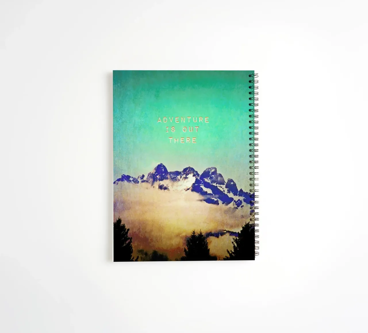 Adventure Is Out There carnet à spirale de Monika Strigel