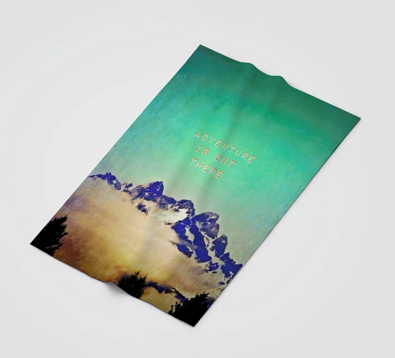 Adventure Is Out There coperta in pile da Monika Strigel