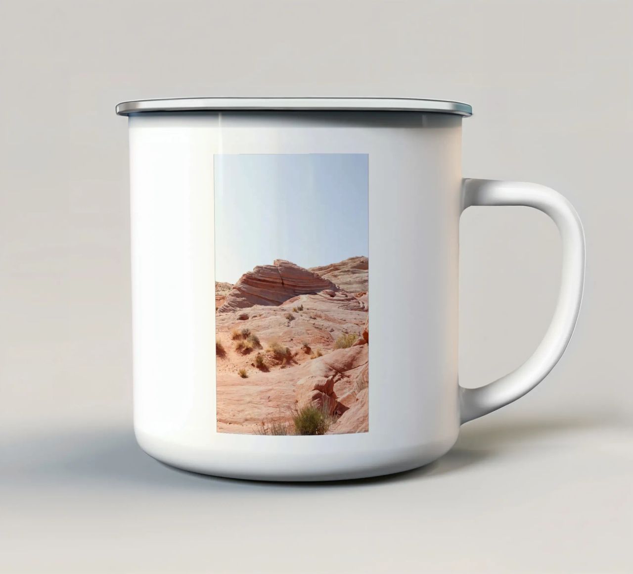 Valle del Fuoco tazza in smalto da Henrike Schenk Photography