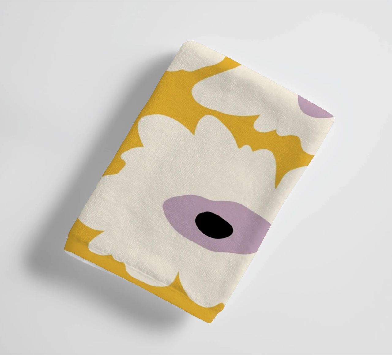 Papavero fresco in giallo asciugamano da bagno da Miho Art Studio