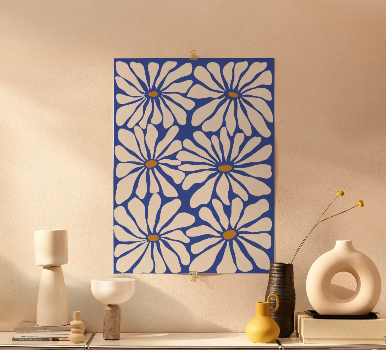 Blu floreale solare poster con telaio in alluminio da Miho Art Studio