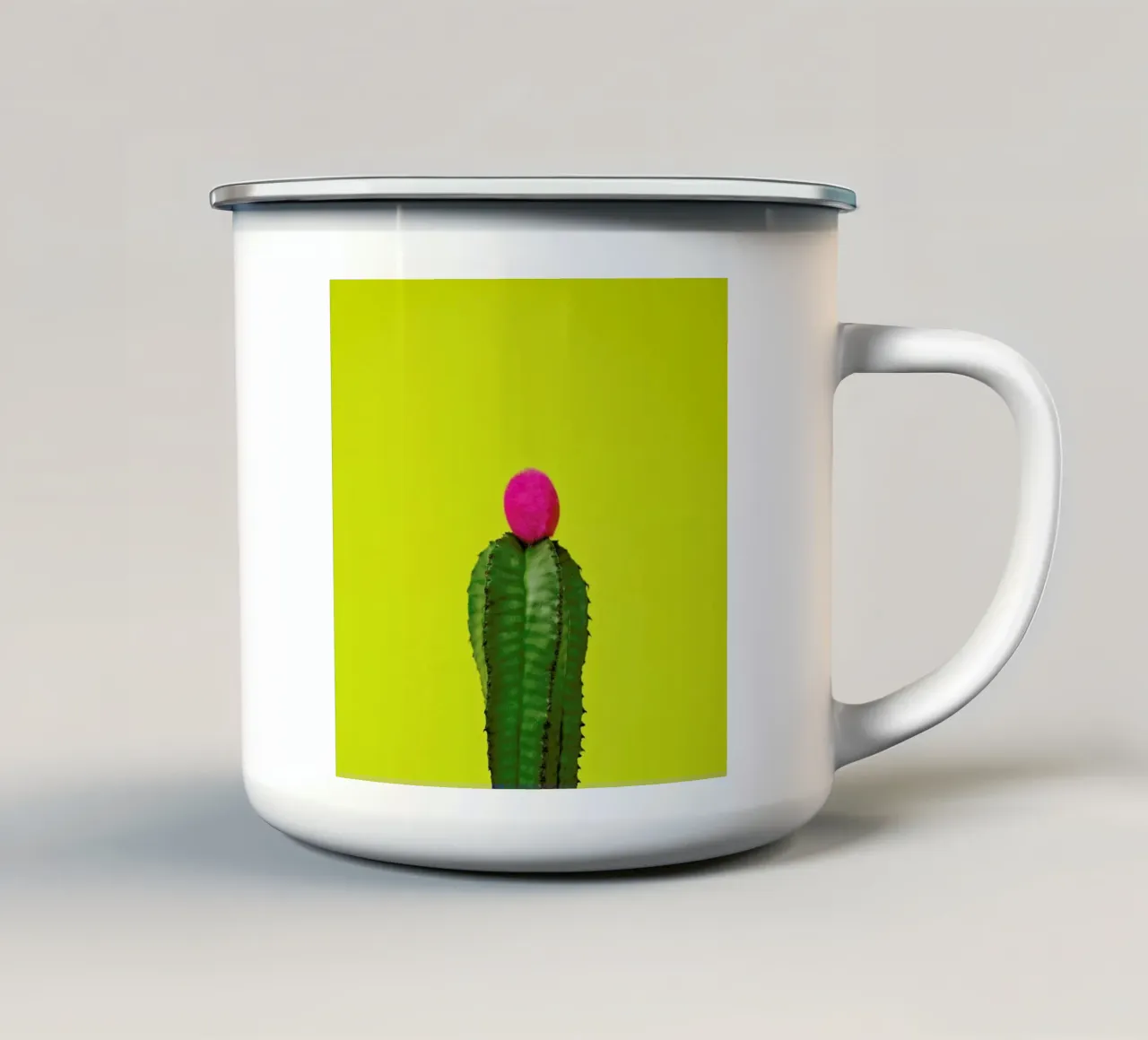 Nice Hat tazza in smalto da Juj Winn