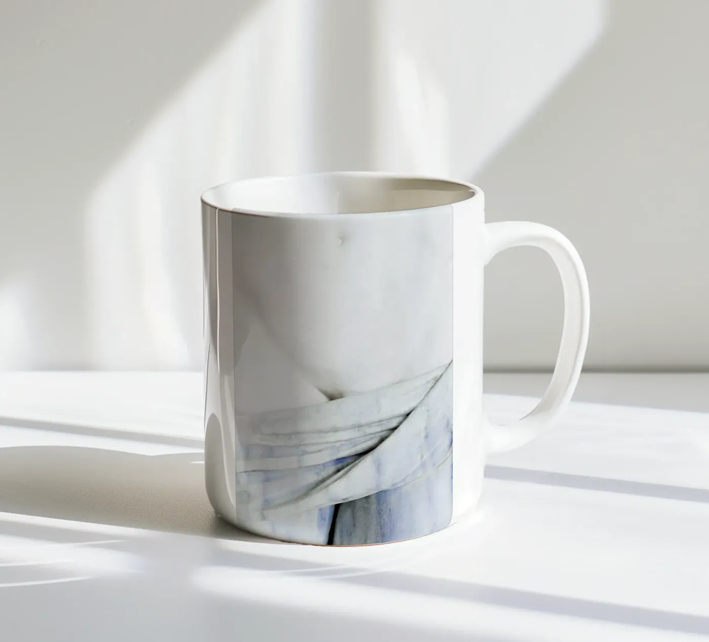 Borderline mug en céramique de Paul Aidan Perry