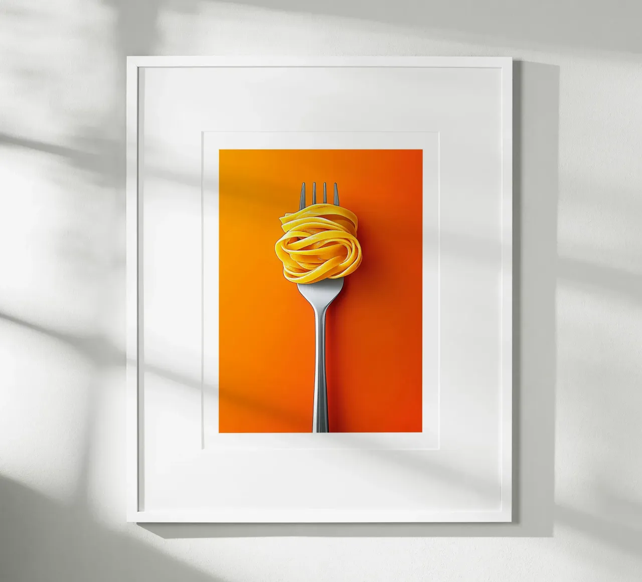 Forchetta e tagliatelle su sfondo arancione poster con telaio in plastica da Spice & Style
