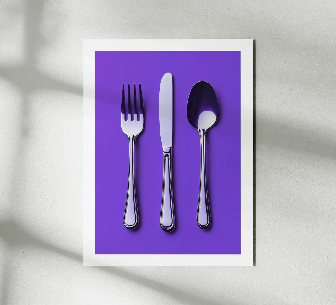 Posate su sfondo viola alluminio dibond da Spice & Style