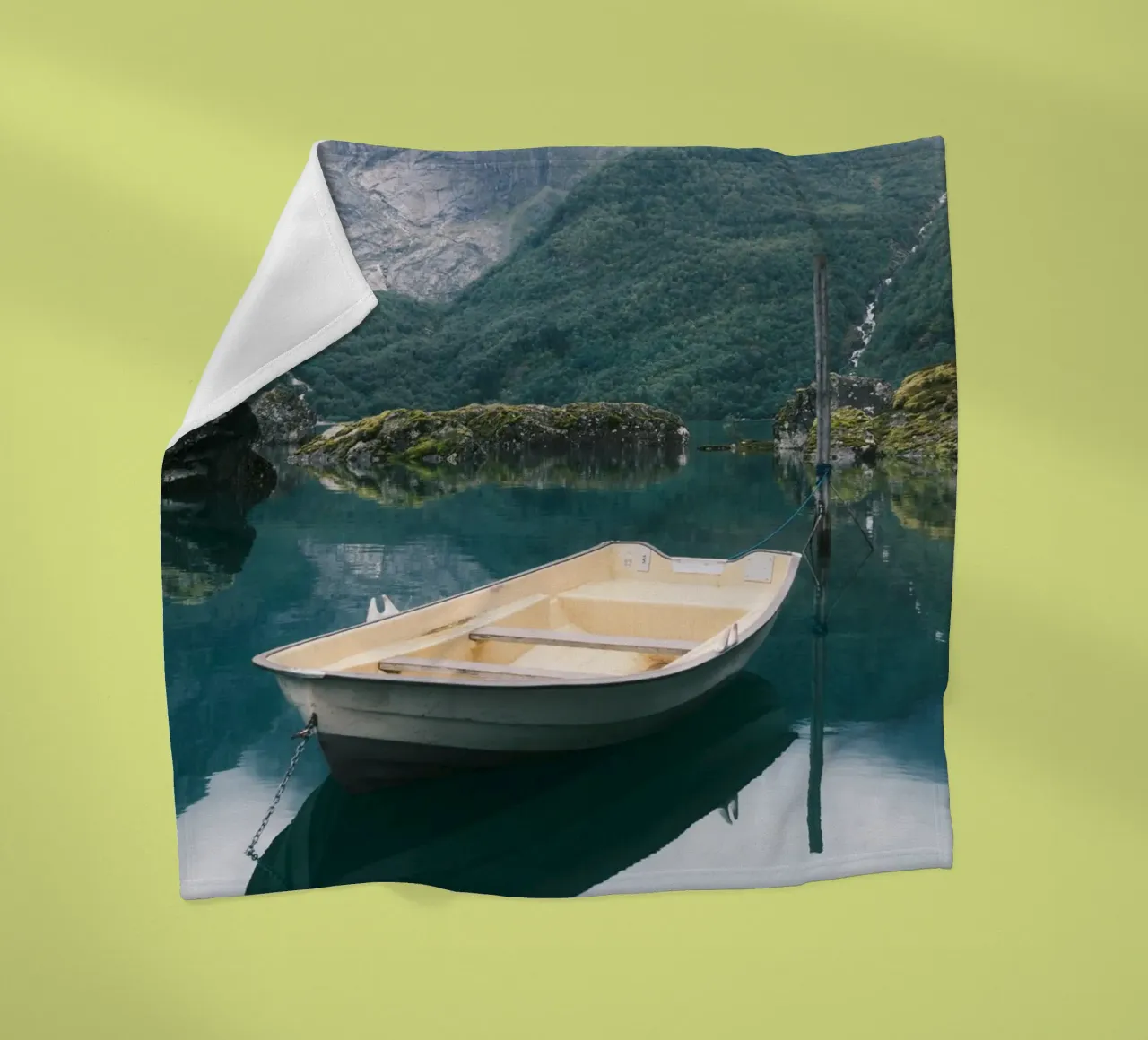 Serenity Afloat coperta in pile da FujiPrints