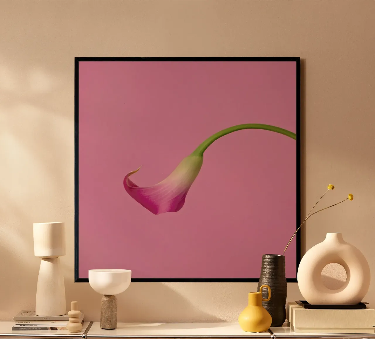 Pink poster con telaio in plastica da Juj Winn