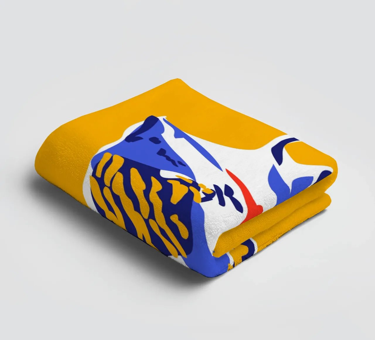 Seashell towel by Mariery Young