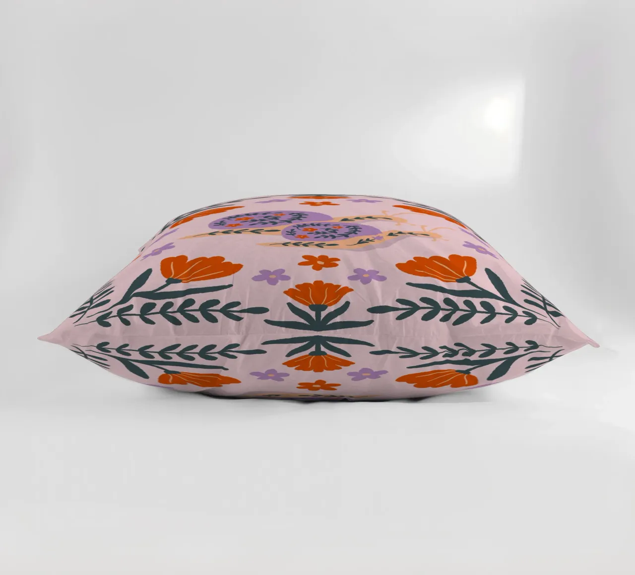Lumache e fiori - viola e arancione cuscino da Wackapacka