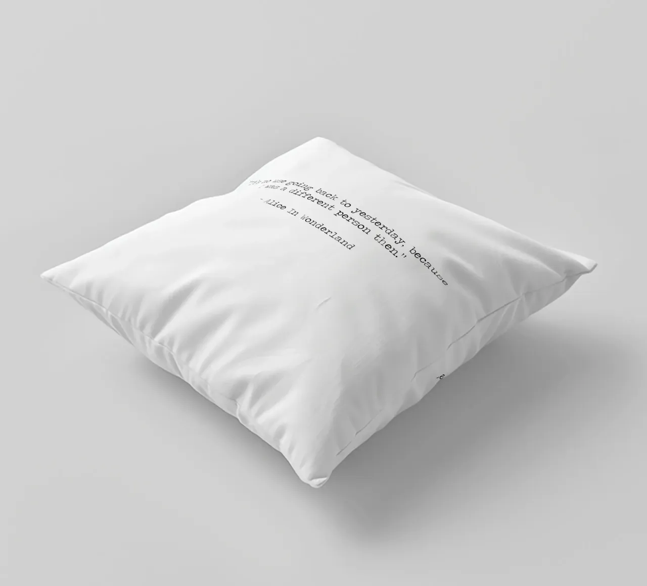 Non serve tornare a ieri, allora ero una persona diversa. cuscino da Summer Soul Co. - Quotes