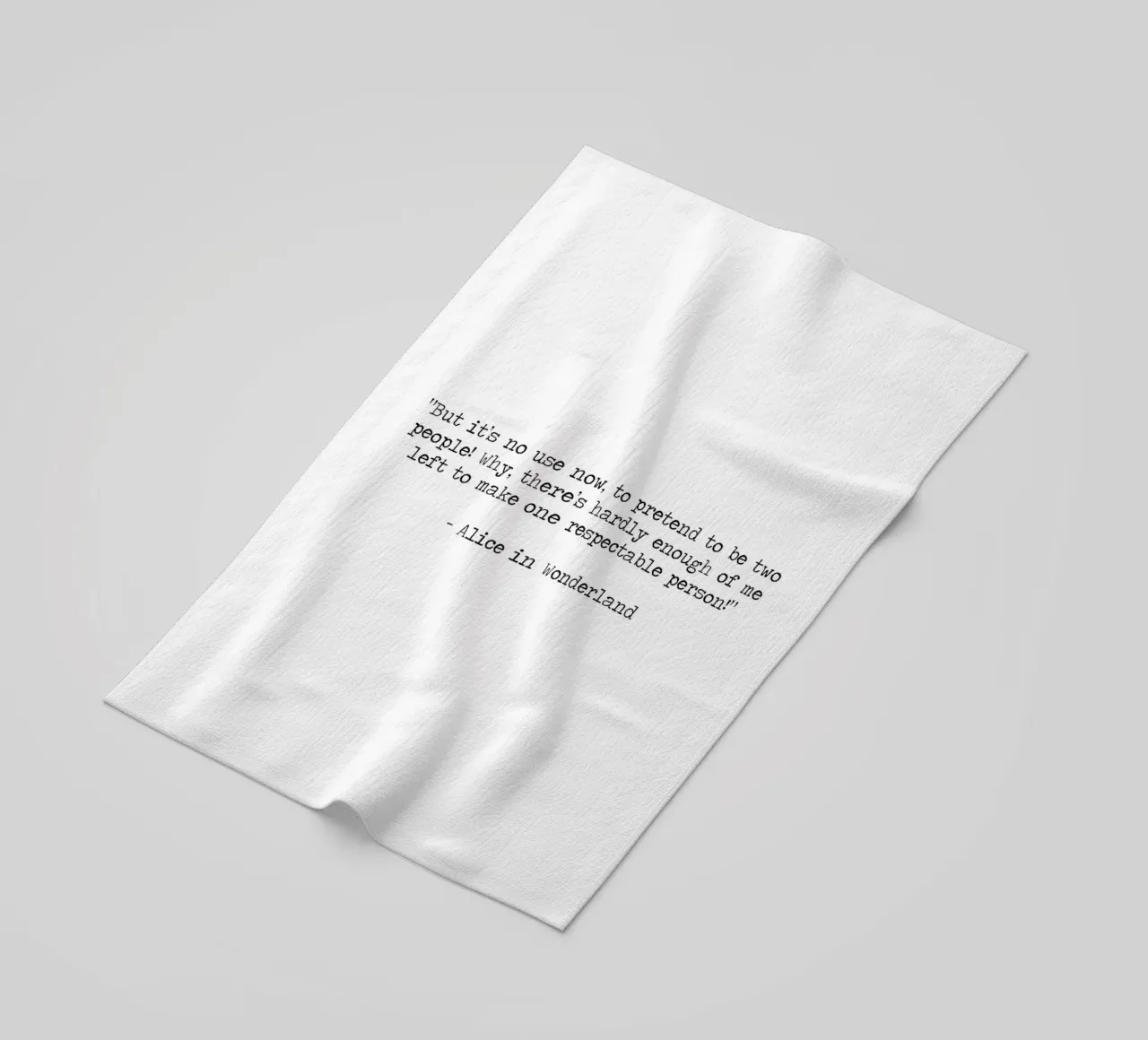 Sei du selbst - Sei unordentlich, sei du selbst - Zitat Alice im Wunderland Strandtuch von Summer Soul Co. - Quotes