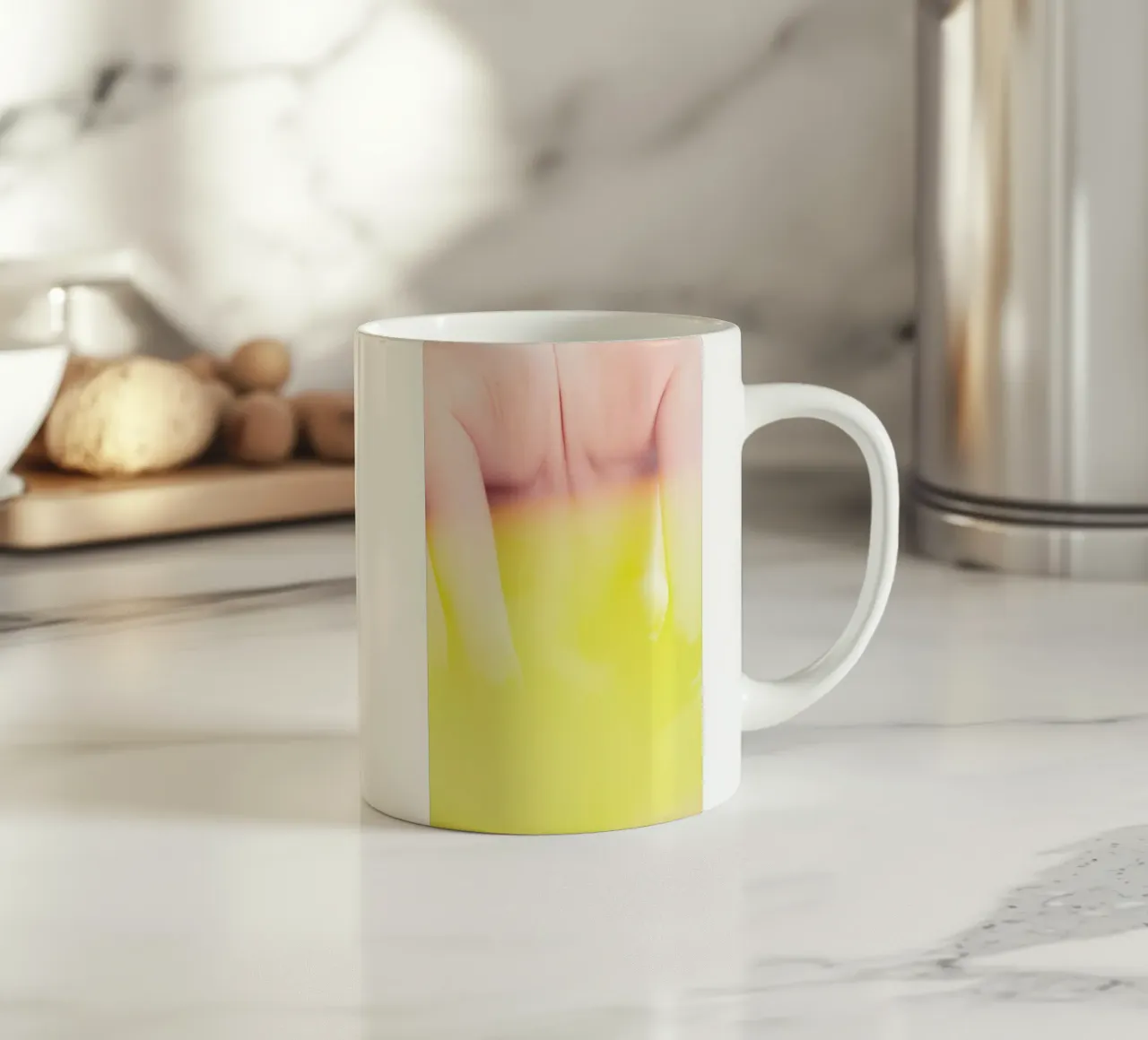 Hide Away Tree House 7 tazza in ceramica da Paul Aidan Perry