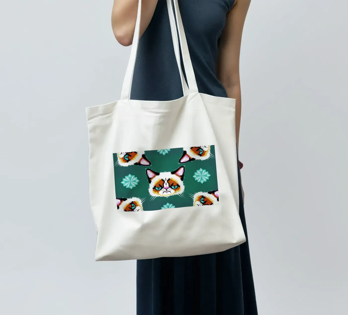 Grumpy Cat tote bag by Chobopop