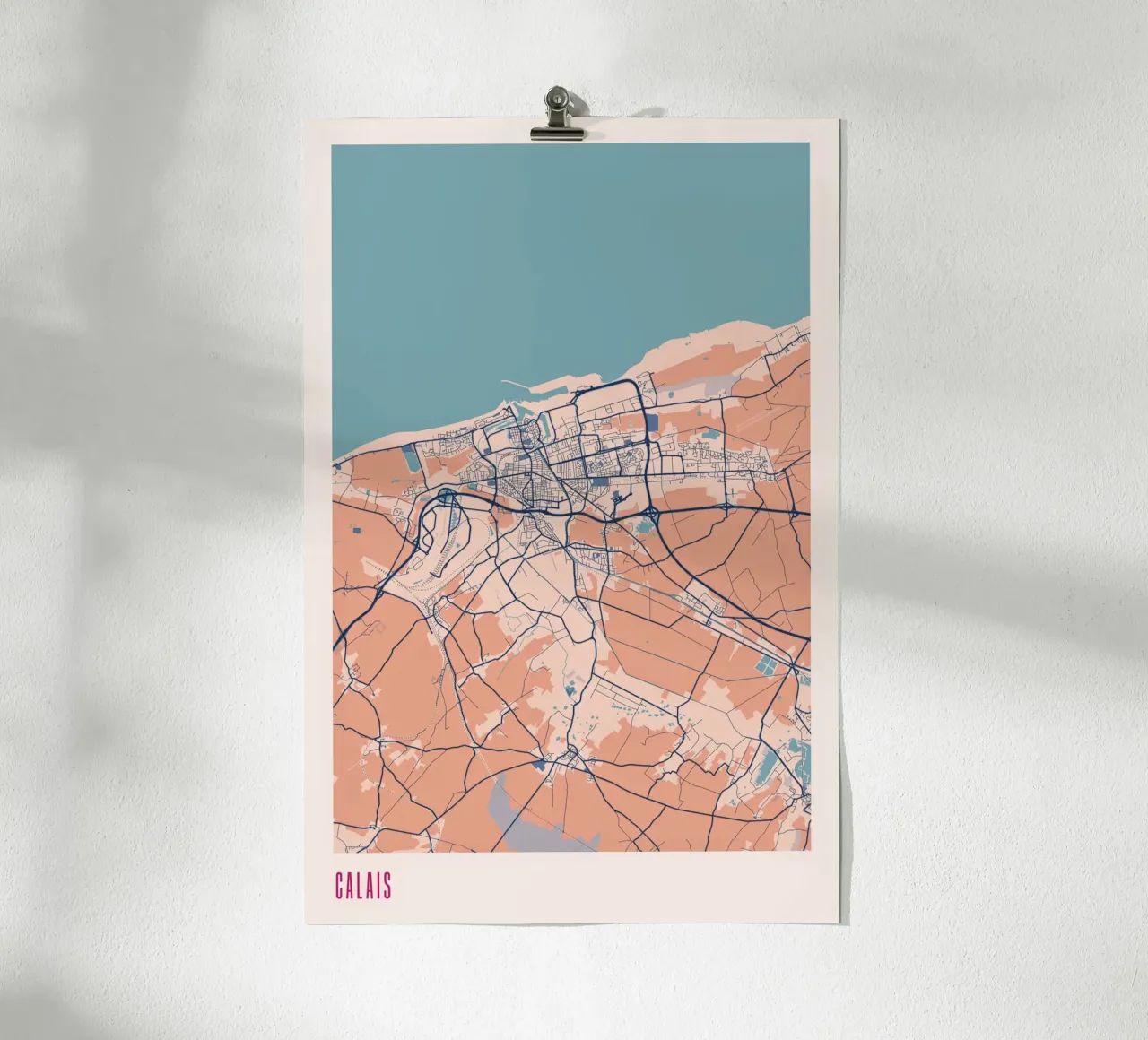 Calais - Porta della Francia poster con telaio in plastica da MOOODZART