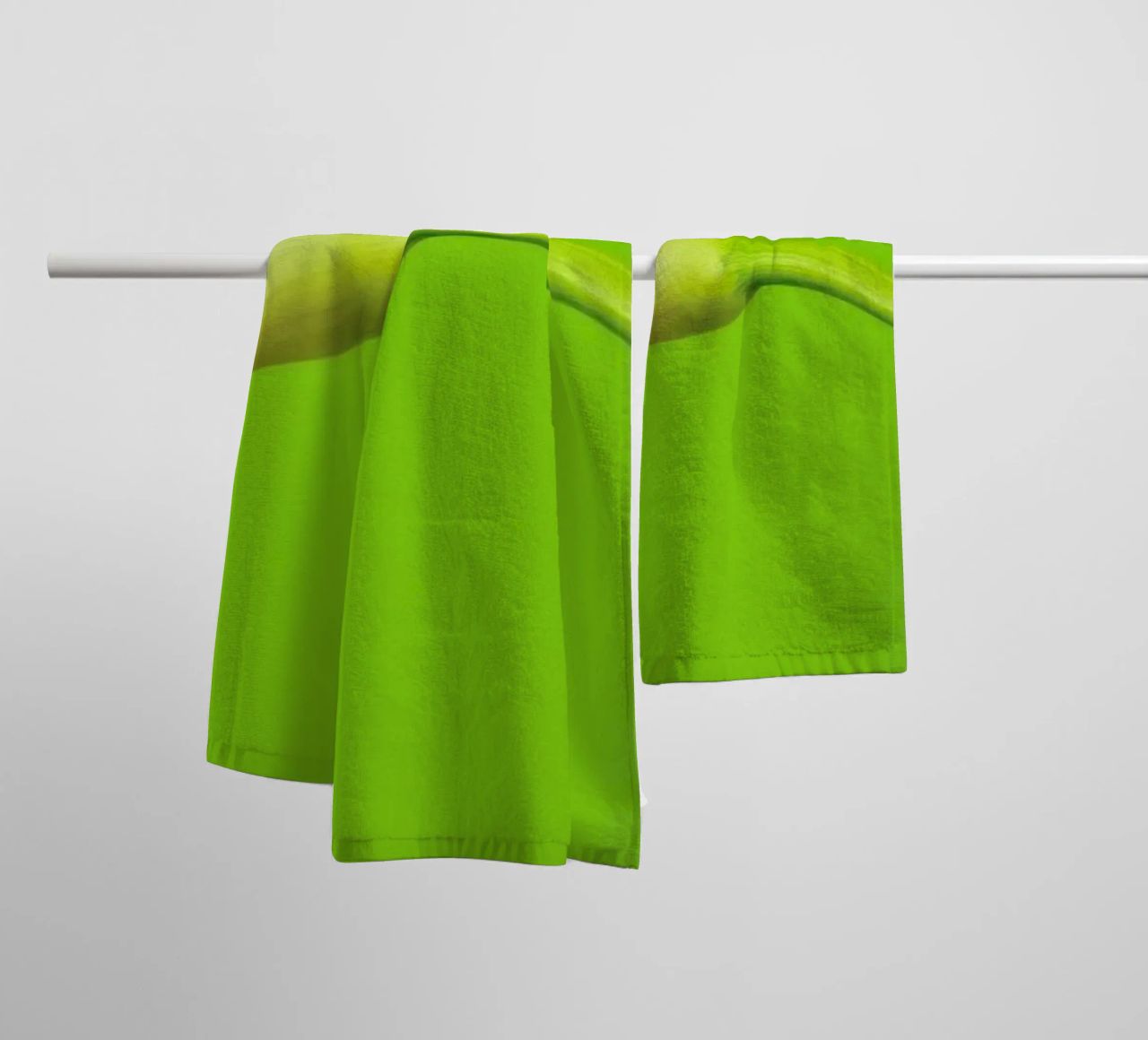 Two Are Better Than One asciugamano da bagno da Juj Winn
