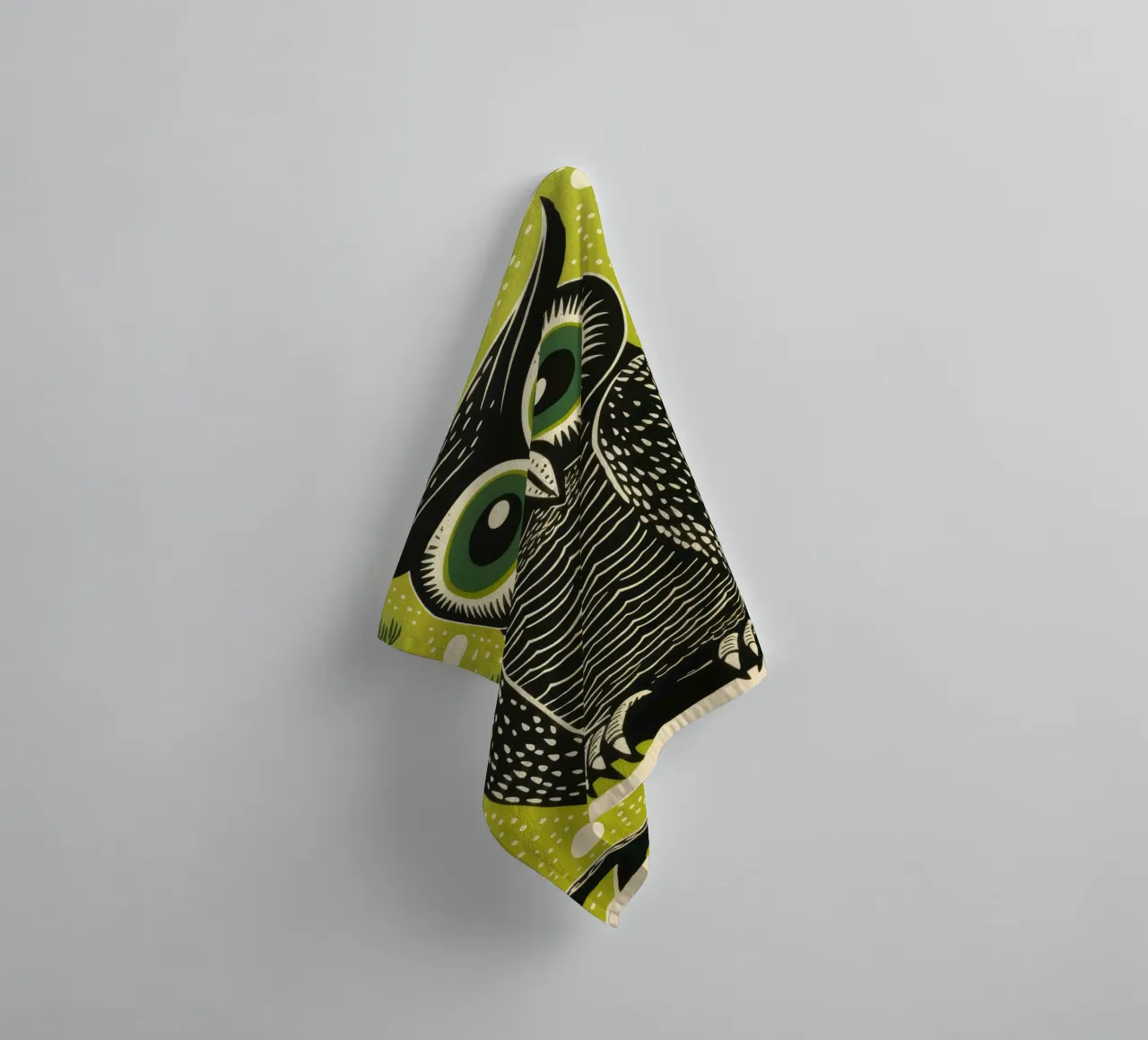 Gufo Verde 4 asciugamano da bagno da Minimal Animal Art