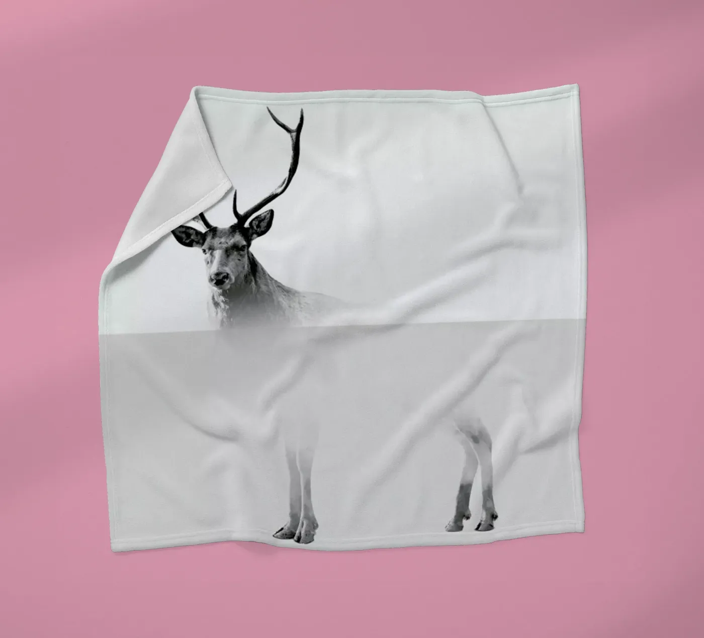 Deer Fleecedecke von The Wall Shop