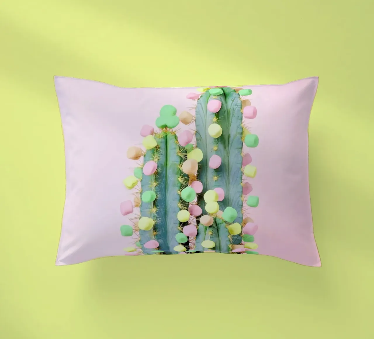 Marshmallow Cactus in Bloom cuscino da Juj Winn