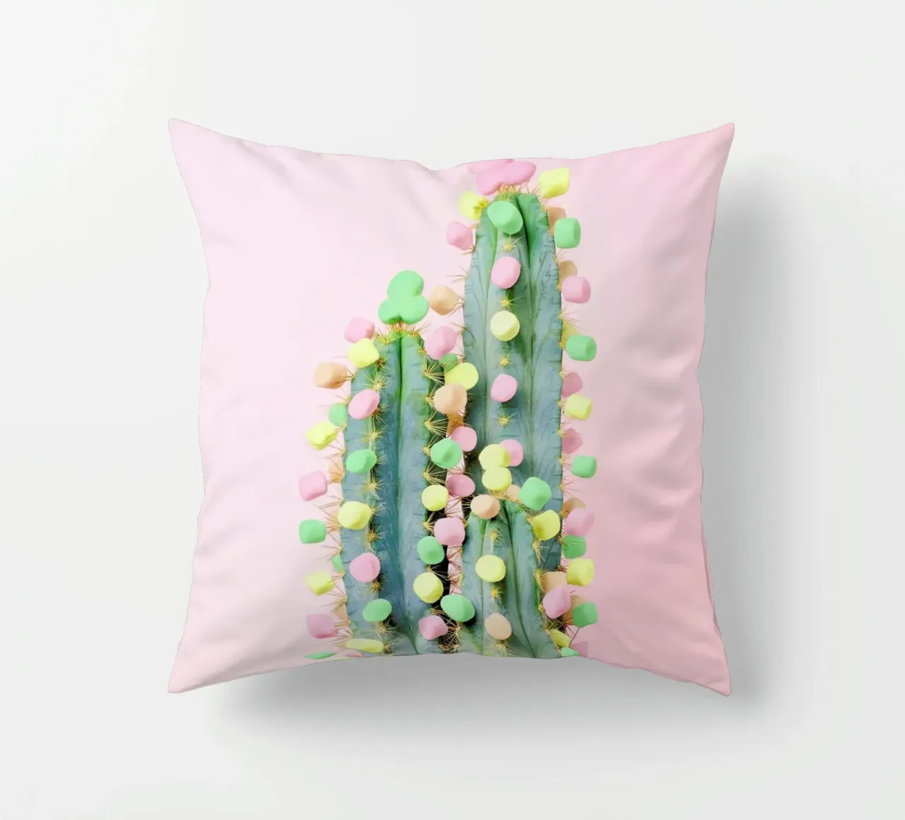 Marshmallow Cactus in Bloom cuscino da Juj Winn