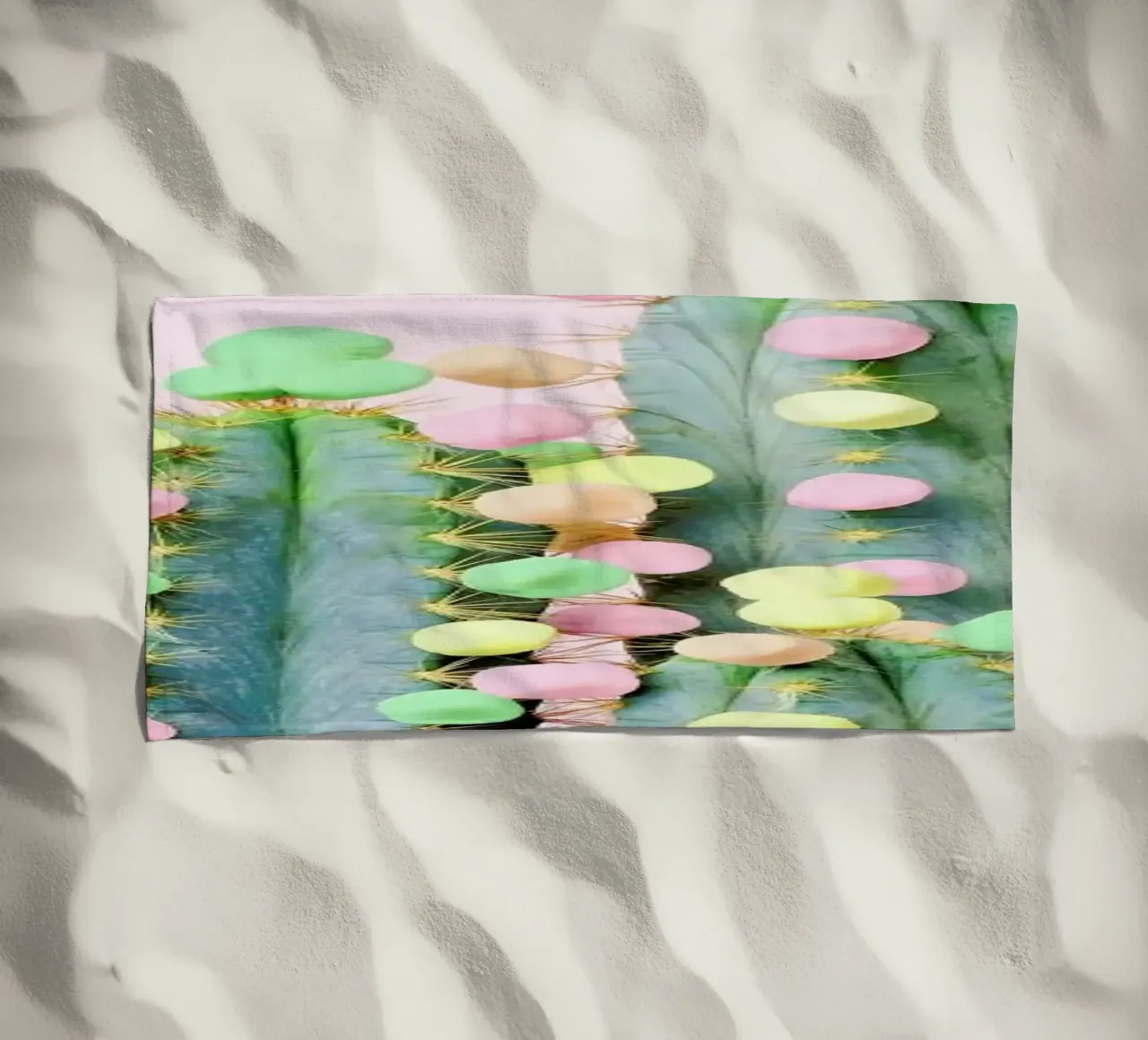 Marshmallow Cactus in Bloom telo mare da Juj Winn