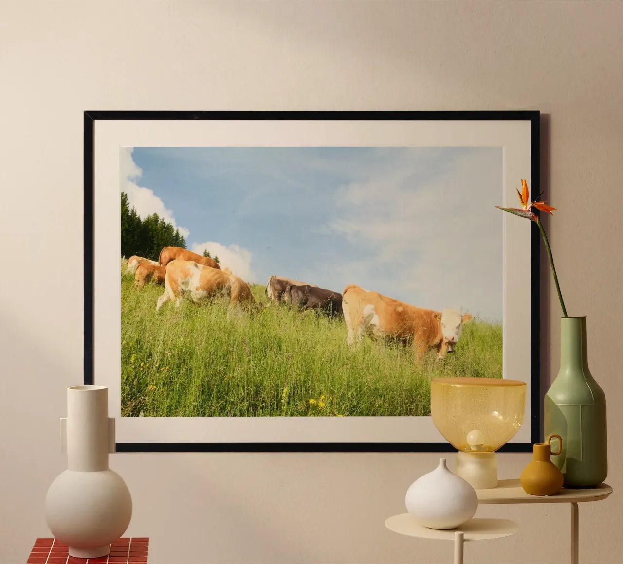 Tranquil Hillside Cows poster da FujiSwiss