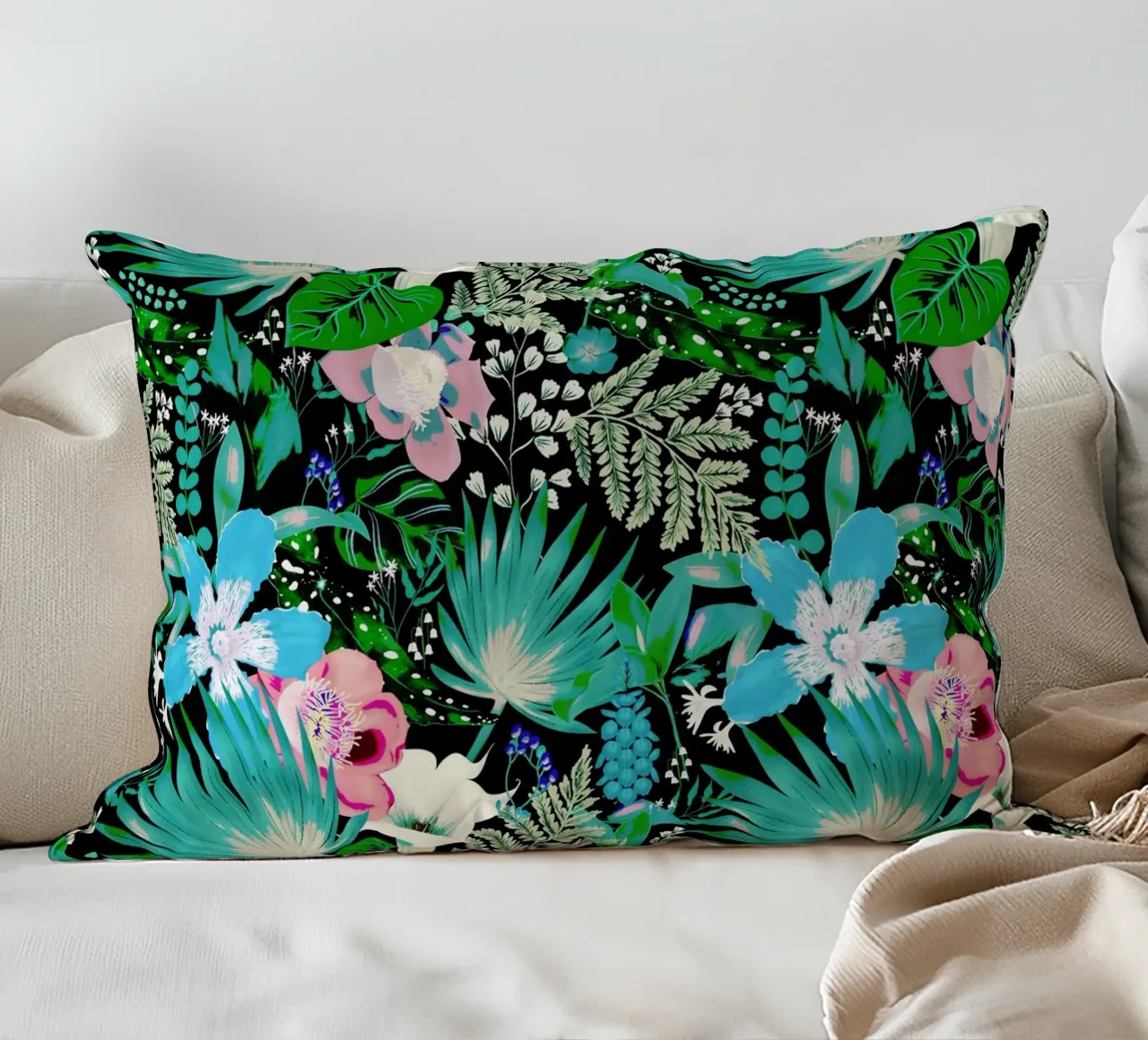 Dark Whimsical Garden Acquamarine and Pink cuscino da anisillustration