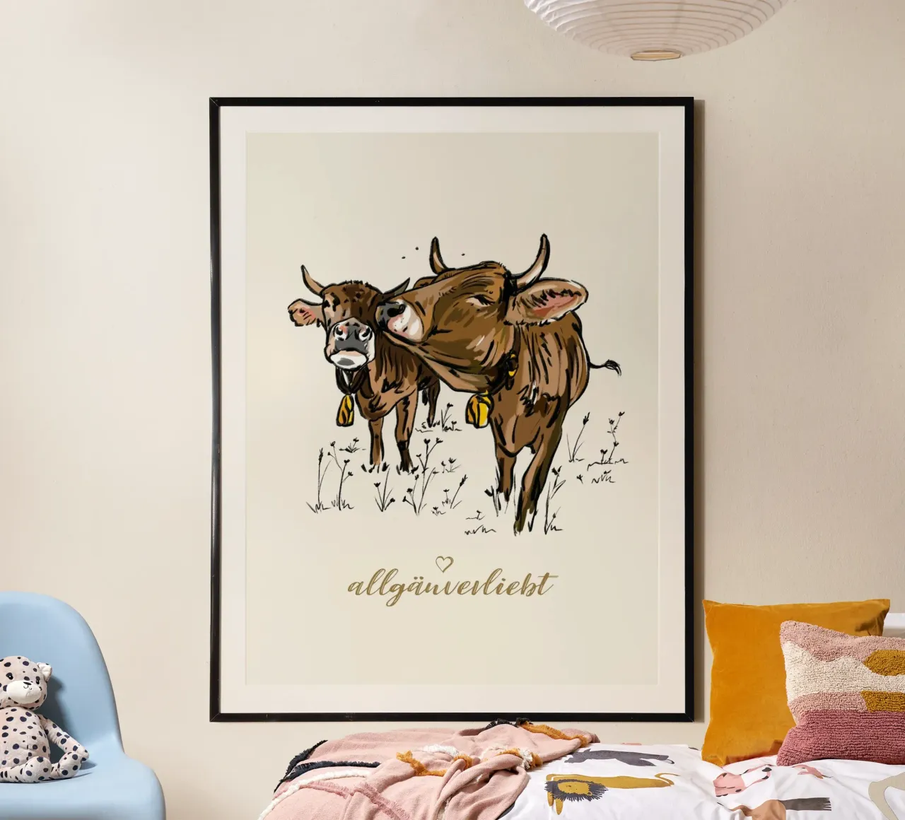 Zwei Kühe – Allgäuer Braunvieh Poster mit Holzrahmen von allgäuverliebt