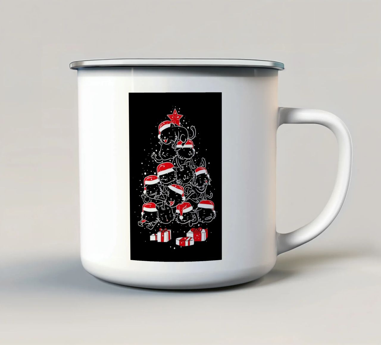Pile Of Xmas Cats tazza in smalto da Tobe Fonseca