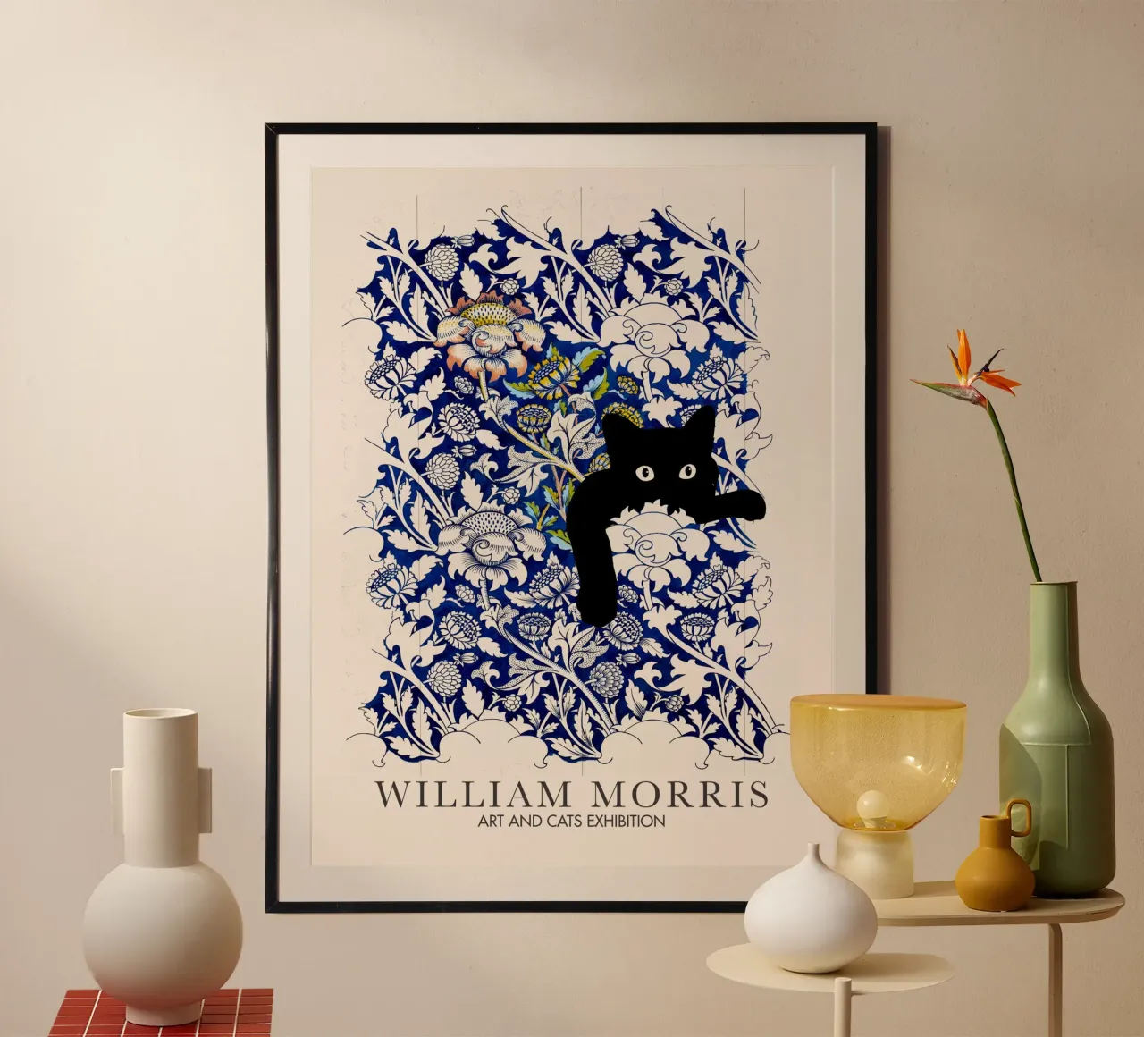William Morris, Peekaboo Cat, Blaue Blume Kunst & Katzen Poster mit Kunststoffrahmen von Peaches Art Prints