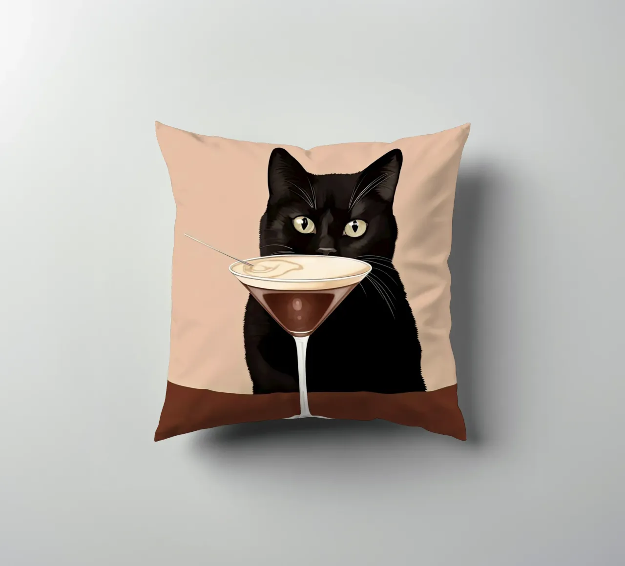 Gatto nero con martini espresso cuscino da Peaches Art Prints