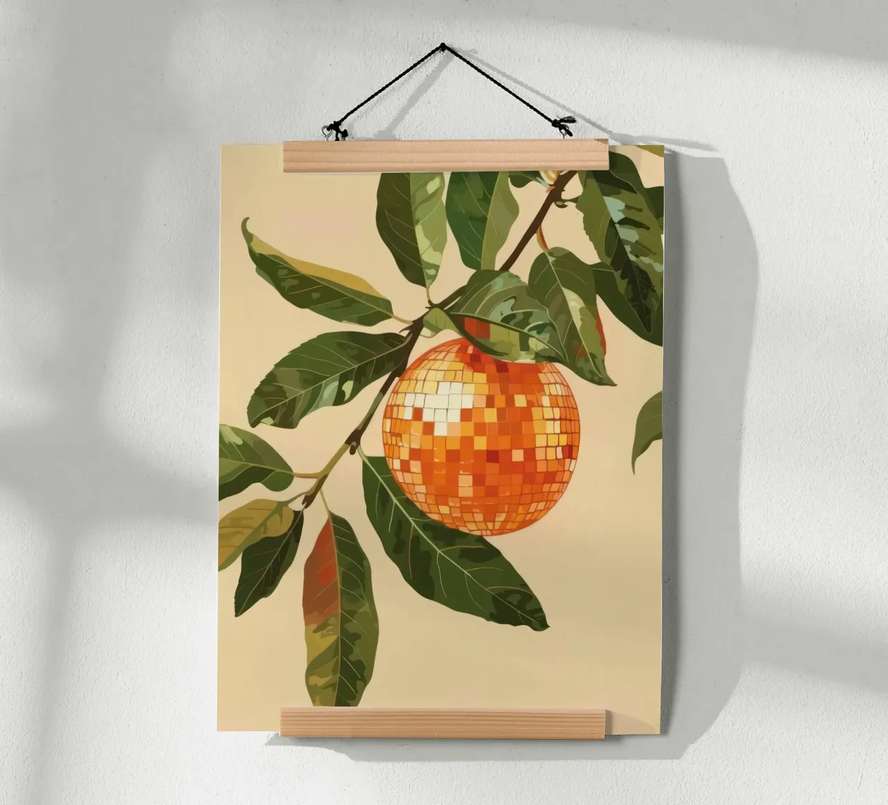 Albero Disco Ball arancione - Foglie verdi poster da Peaches Art Prints