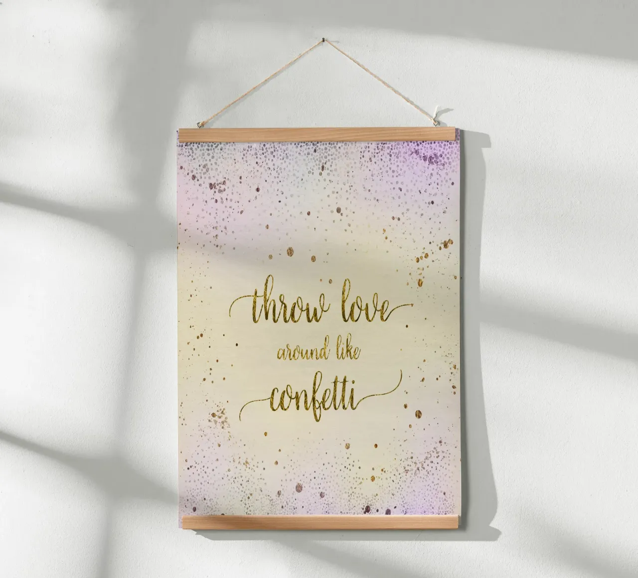 GETTARE L'AMORE IN GIRO COME CONFETTI | oro scintillante poster con telaio in legno da Melanie Viola