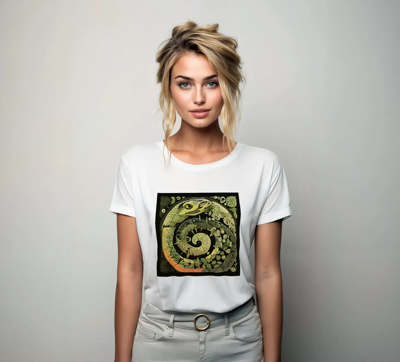 Green Python dames t-shirt getailleerd van Minimal Animal Art