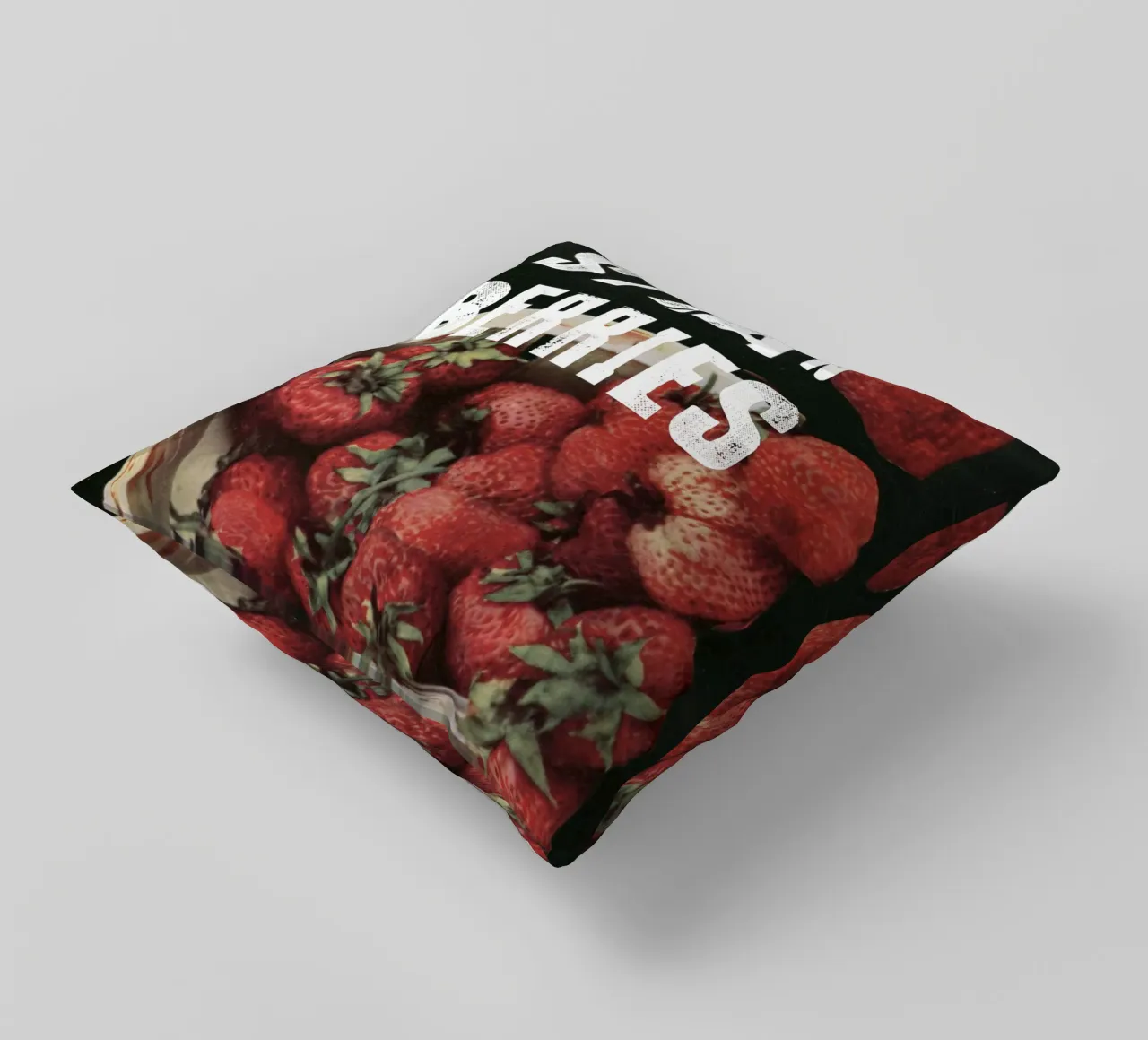 STRAW BERRIES cuscino da edsonramosart