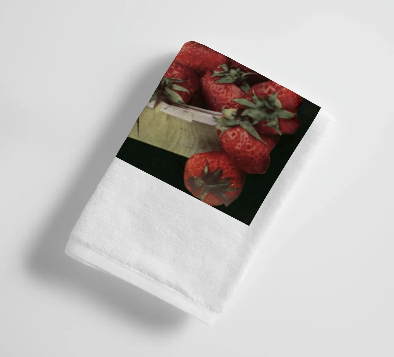 STRAW BERRIES asciugamano da bagno da edsonramosart
