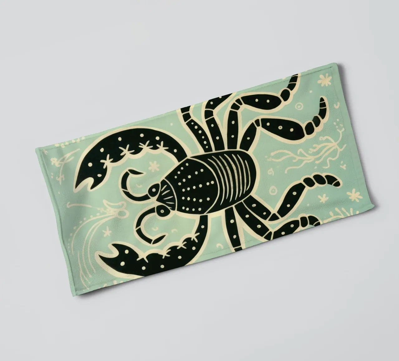 Scorpione verde 1 asciugamano da bagno da Minimal Animal Art
