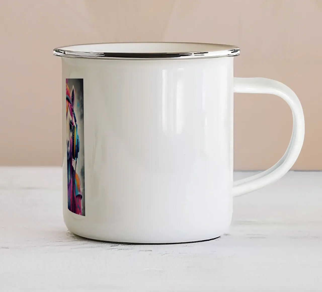 Piccolo pony con cuffie tazza in smalto da MakArena