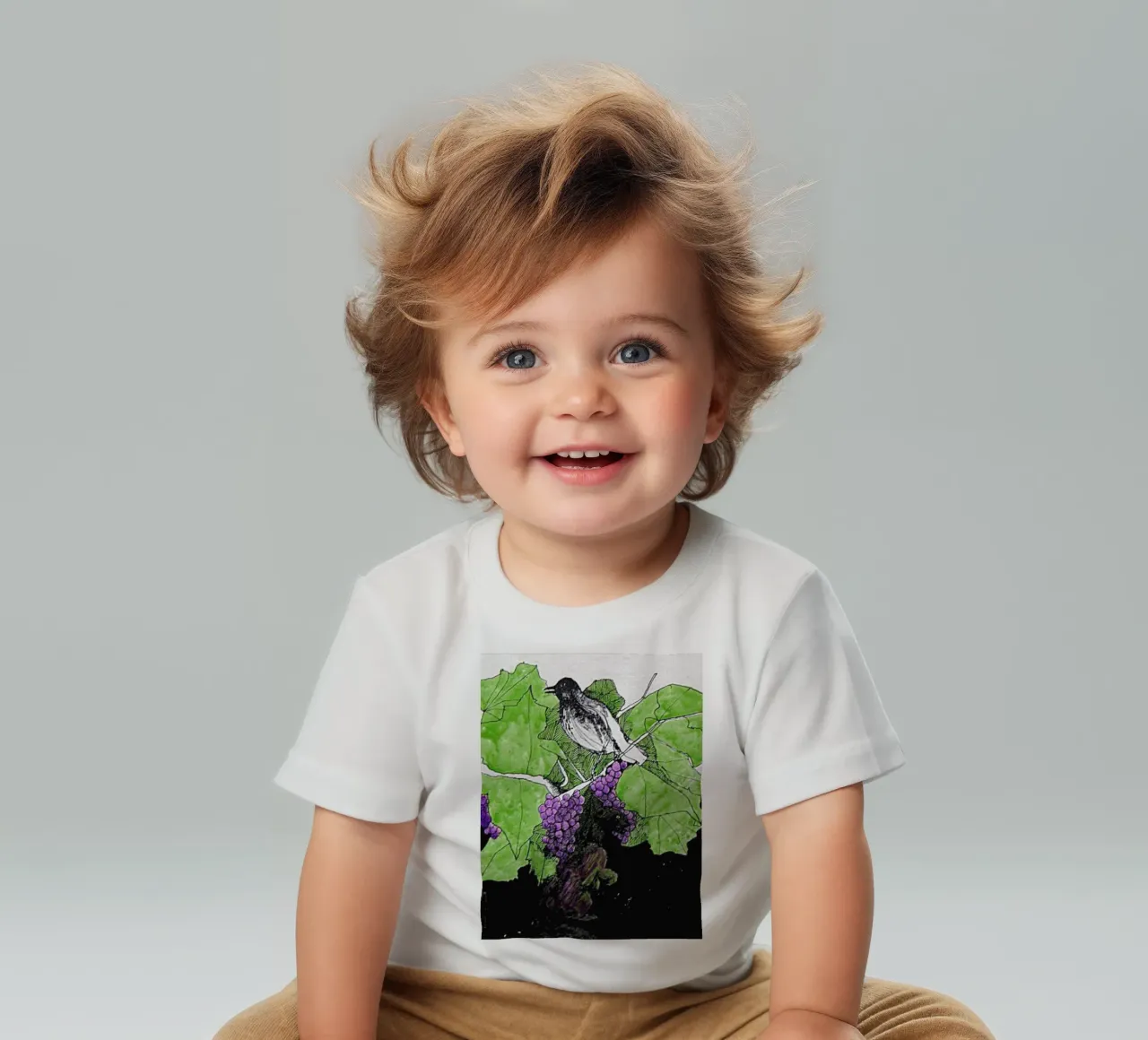 Bird perches on a branch with grapes maglietta neonato da edsonramosart