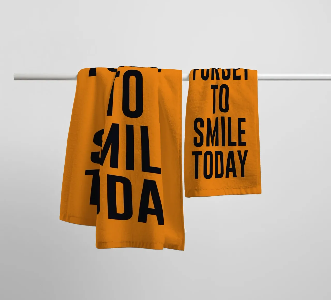 Smile Today ! asciugamano da bagno da The Poster Kid