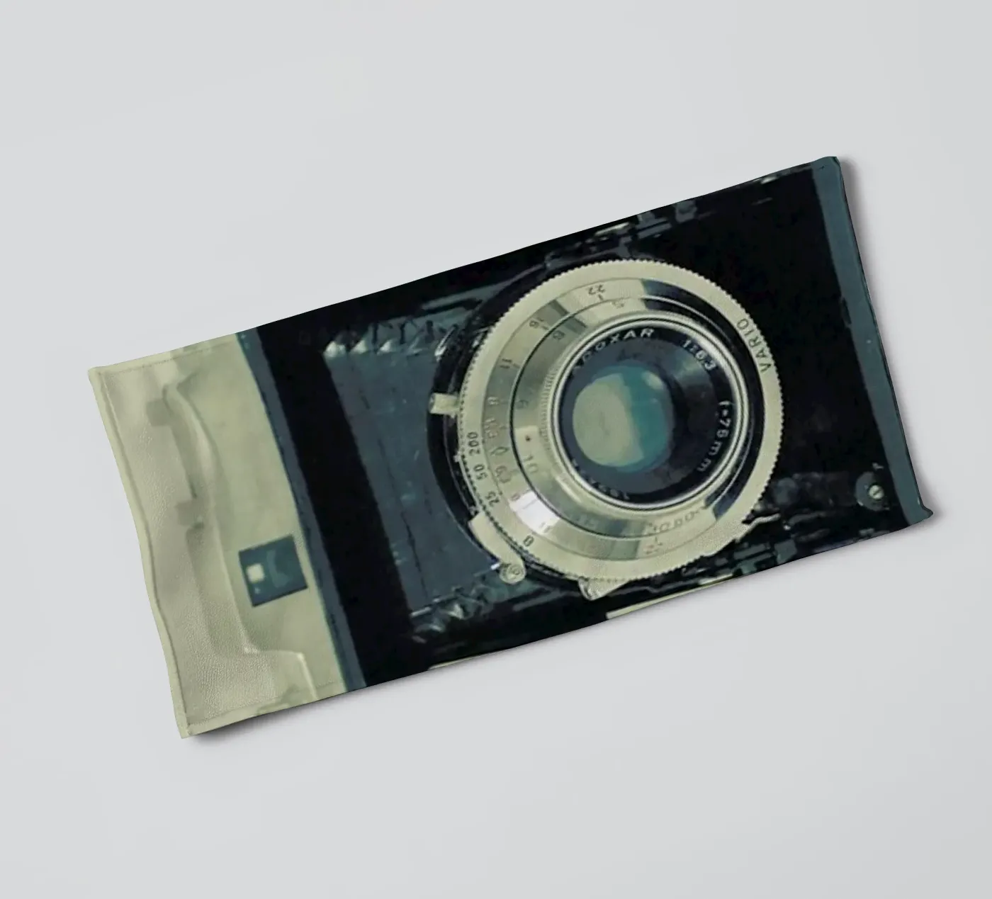 Captured Handtuch von Cassia Beck Photography