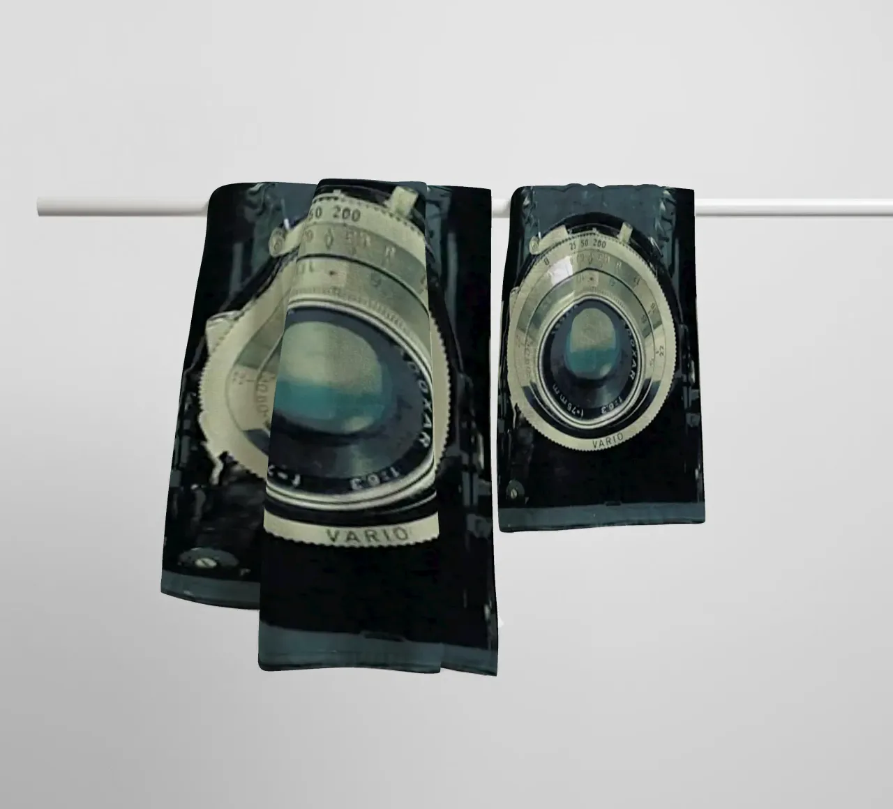 Gevangen badhanddoek van Cassia Beck Photography