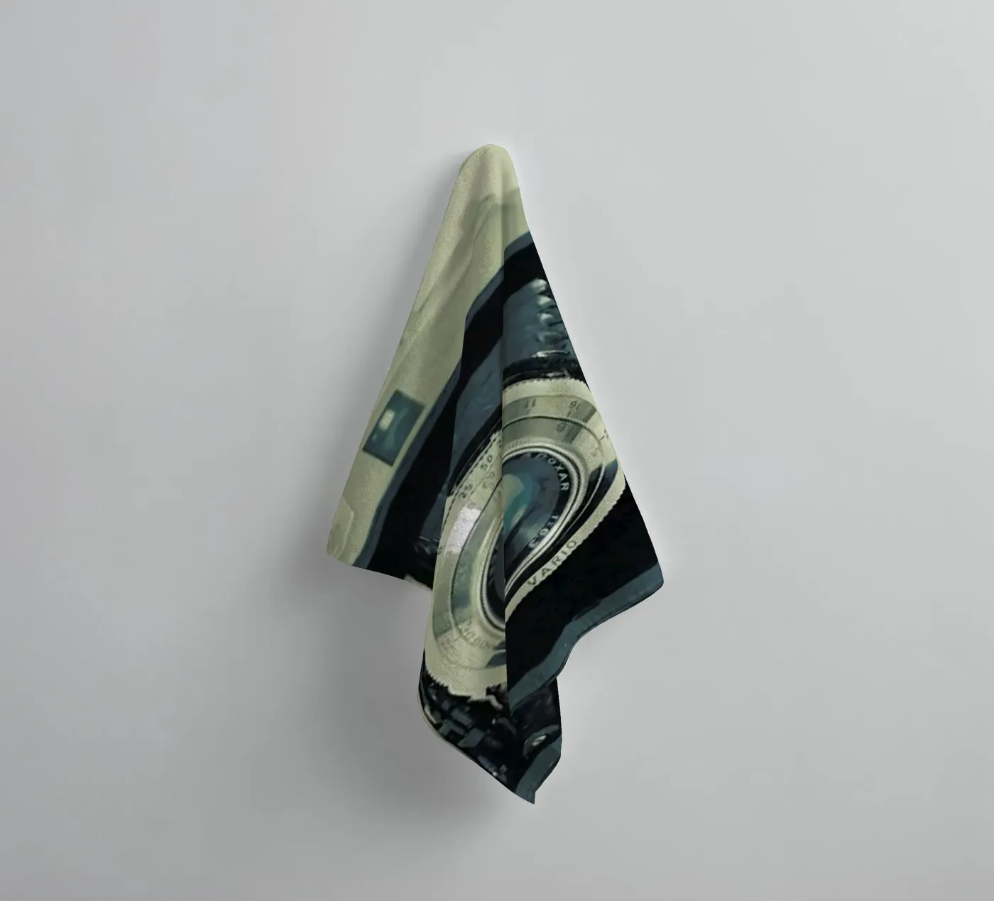 Captured Handtuch von Cassia Beck Photography